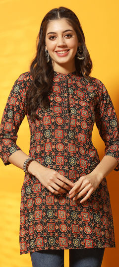 Black and Grey color Kurti in Cotton fabric with Printed work