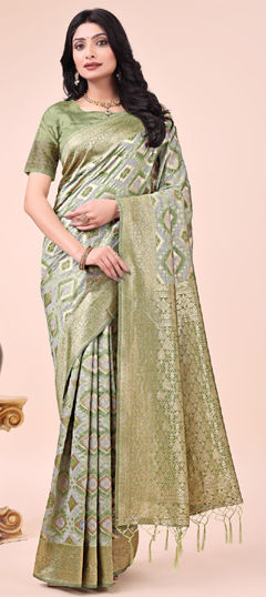 Green color Saree in Cotton fabric with Weaving work