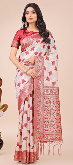 Red and Maroon color Saree in Cotton fabric with Weaving work