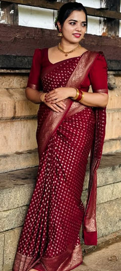 Red and Maroon color Saree in Silk fabric with Weaving work