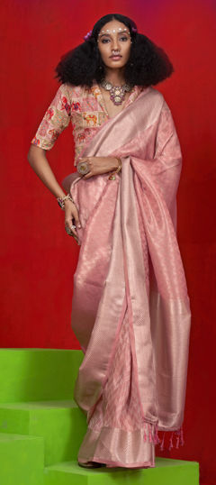 Pink and Majenta color Saree in Viscose fabric with Weaving work