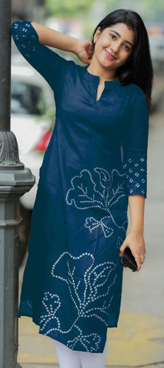 Blue color Kurti in Cotton fabric with Bandhej, Printed work