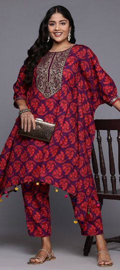 Purple and Violet color Salwar Kameez in Crepe Silk fabric with Printed work