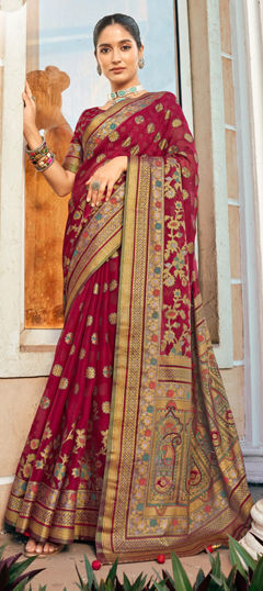 Red and Maroon color Saree in Georgette fabric with Weaving work