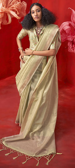 Green color Saree in Tissue fabric with Weaving work