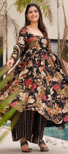Black and Grey color Salwar Kameez in Cotton fabric with Digital Print, Floral work