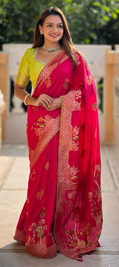 Pink and Majenta color Saree in Silk fabric with Weaving work