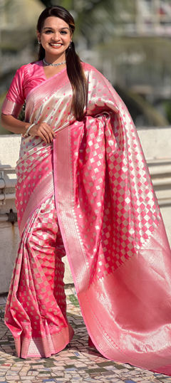Pink and Majenta color Saree in Banarasi Silk fabric with Weaving, Zari work