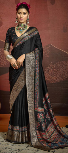 Green color Saree in Silk fabric with Printed, Weaving work