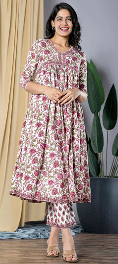Multicolor color Salwar Kameez in Cotton fabric with Floral, Printed work
