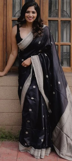Black and Grey color Saree in Silk fabric with Weaving work