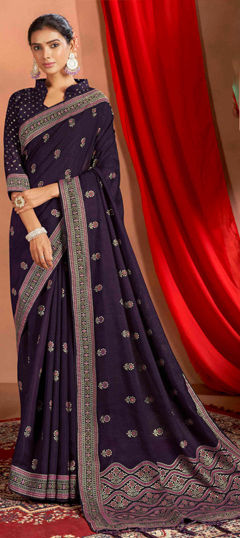 Purple and Violet color Saree in Cotton fabric with Printed work