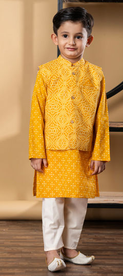 Yellow color Boys Kurta Pyjama with Jacket in Cotton fabric with Bandhej, Printed work