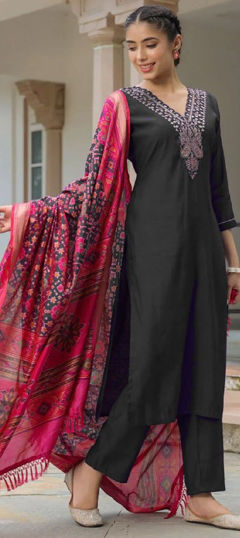 Black and Grey color Salwar Kameez in Blended Cotton fabric with Digital Print, Embroidered, Resham, Thread work