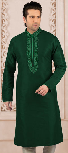 Green color Kurta in Dupion Silk fabric with Embroidered, Thread work