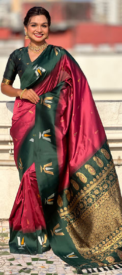 Purple and Violet color Saree in Silk fabric with Weaving work