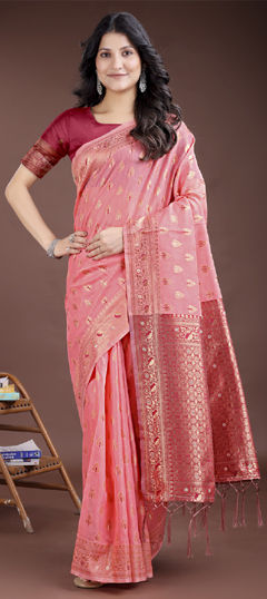 Pink and Majenta color Saree in Cotton fabric with Weaving work