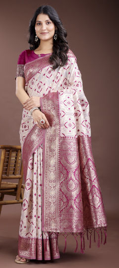 Pink and Majenta color Saree in Cotton fabric with Weaving work