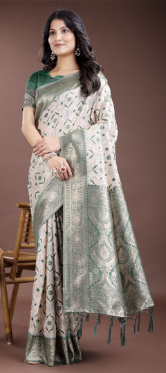 Green color Saree in Cotton fabric with Weaving work