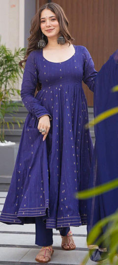 Blue color Salwar Kameez in Muslin fabric with Thread work