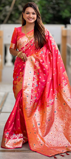 Pink and Majenta color Saree in Banarasi Silk fabric with Weaving, Zari work