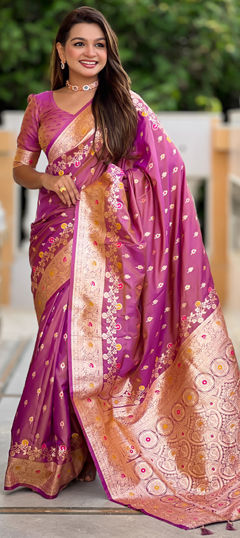 Pink and Majenta color Saree in Banarasi Silk fabric with Weaving, Zari work