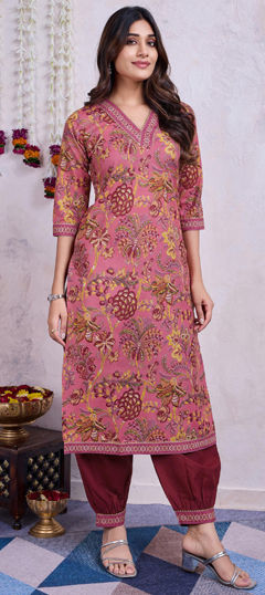 Purple and Violet color Salwar Kameez in Cotton fabric with Printed work