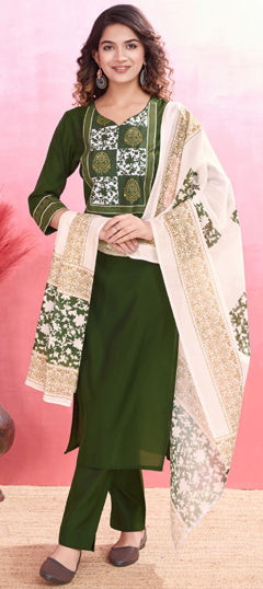 Green color Salwar Kameez in Viscose fabric with Printed work