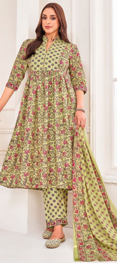Green color Salwar Kameez in Cotton fabric with Printed work