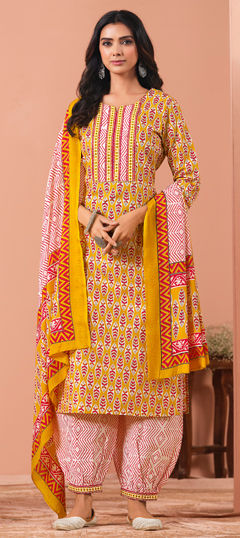 Yellow color Salwar Kameez in Cotton fabric with Printed work