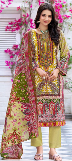 Green color Salwar Kameez in Blended Cotton fabric with Printed work