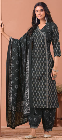 Black and Grey color Salwar Kameez in Cotton fabric with Printed work
