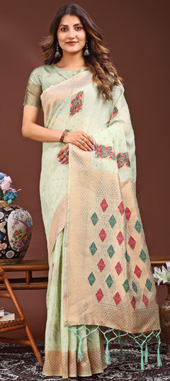 Green color Saree in Cotton fabric with Weaving work