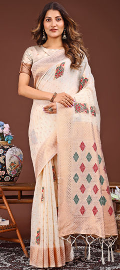White and Off White color Saree in Cotton fabric with Weaving work