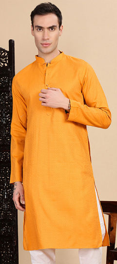 Yellow color Kurta in Cotton fabric with Thread work