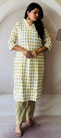 White and Off White color Salwar Kameez in Cotton fabric with Printed work