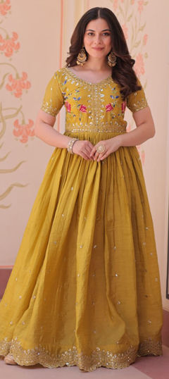 Yellow color Gown in Crushed Silk fabric with Embroidered, Sequence, Thread, Zari work