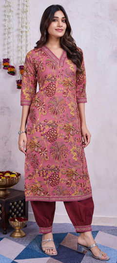 Pink and Majenta color Kurti in Cotton fabric with Floral, Lace, Printed work
