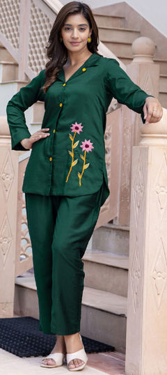 Green color Co-ords Set in Blended fabric with Embroidered, Resham, Thread work