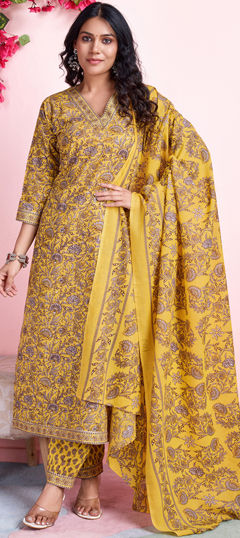 Yellow color Salwar Kameez in Cotton fabric with Floral, Gota Patti, Lace, Printed work