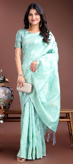 Green color Saree in Cotton fabric with Weaving work