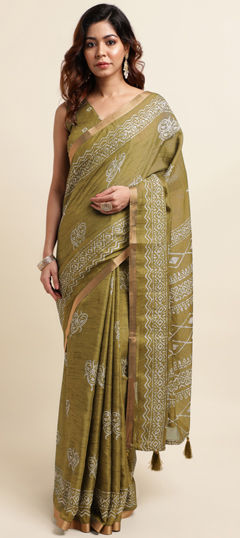 Green color Saree in Blended Cotton fabric with Floral, Printed work