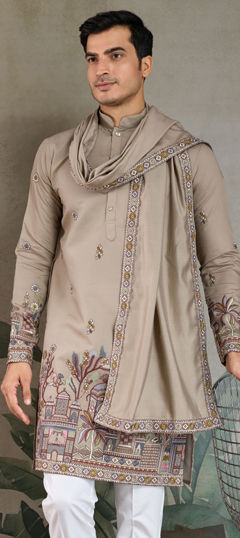 Green color Kurta in Viscose fabric with Embroidered, Sequence, Thread work