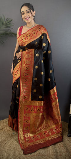 Black and Grey color Saree in Banarasi Silk fabric with Weaving work