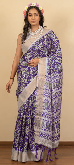 Purple and Violet color Saree in Silk cotton fabric with Printed work