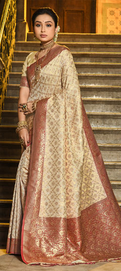 Red and Maroon color Saree in Banarasi Silk fabric with Weaving work