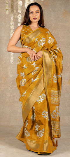 Yellow color Saree in Blended Cotton fabric with Floral, Printed work