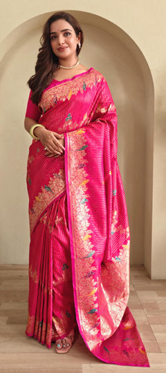 Pink and Majenta color Saree in Banarasi Silk fabric with Weaving, Zari work