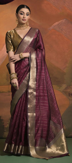 Pink and Majenta color Saree in Silk fabric with Weaving work