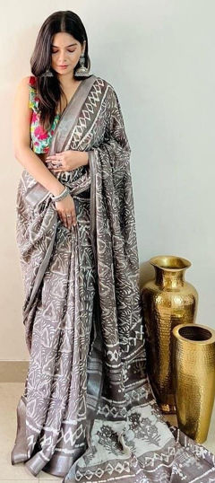 Black and Grey color Saree in Linen fabric with Digital Print work